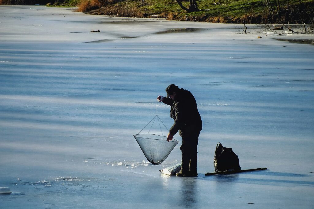 ice fishing gear2