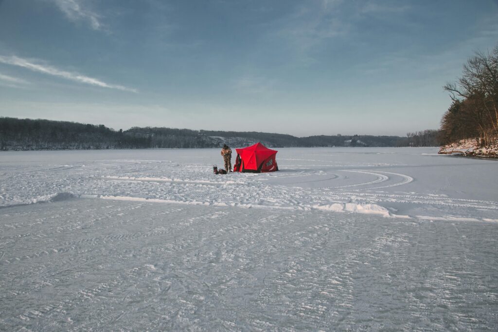 ice fishing shelters3