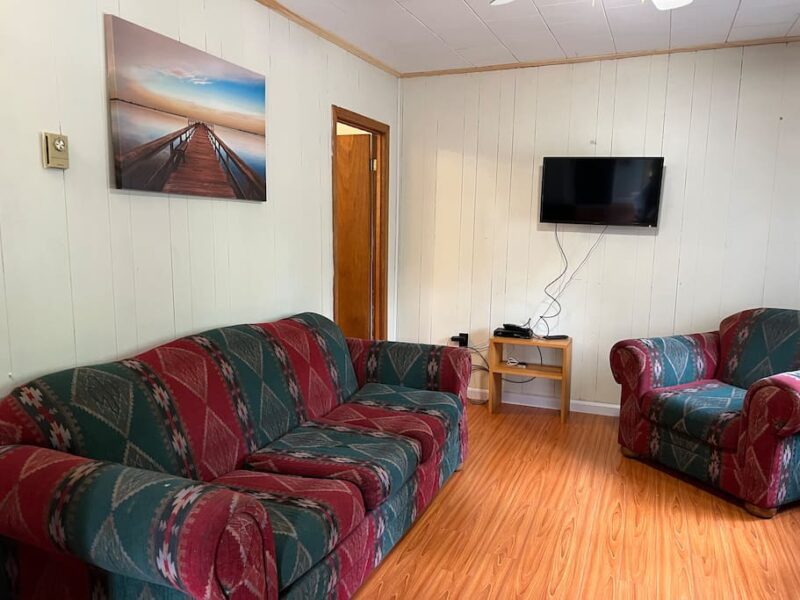 FIR Cabin: Lakefront Hideaway Resort - 2 bedroom